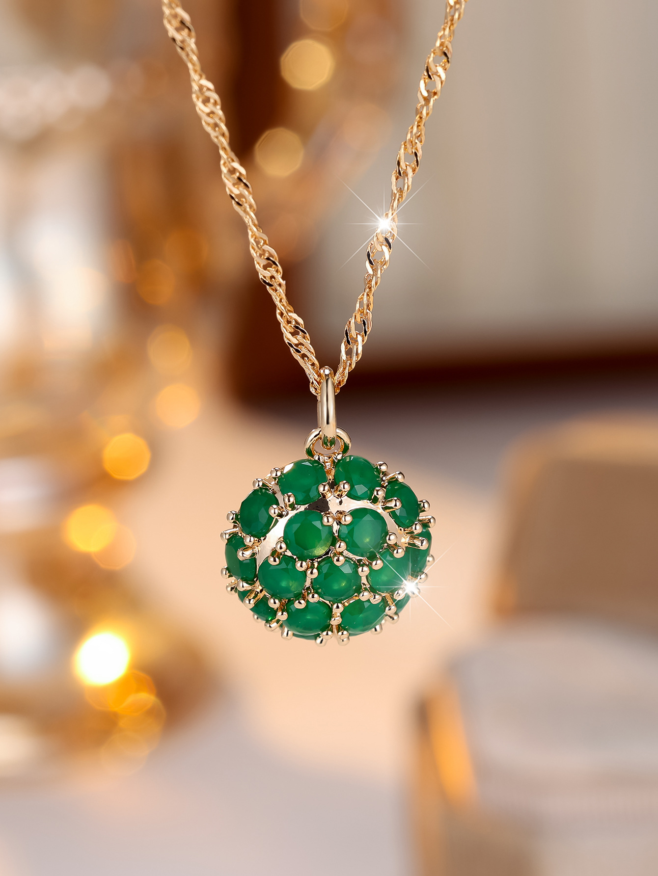Hot Sale In Europe And America Exquisite Round Emerald Full Diamond Necklace