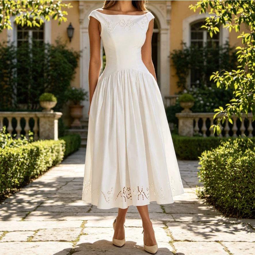Halter-neck Embroidered Waist-cinching A-line Dress