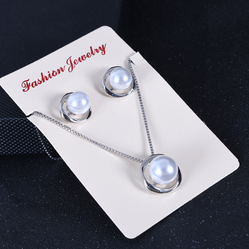 Alloy Electroplating Highlight Imitation Pearl Necklace And Earrings Suite