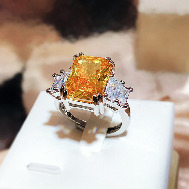 Overturn Stone Inlay Powder Rhinestone Ring
