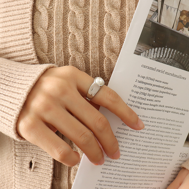 Fashion Personality Vintage Pearl Ring For Women