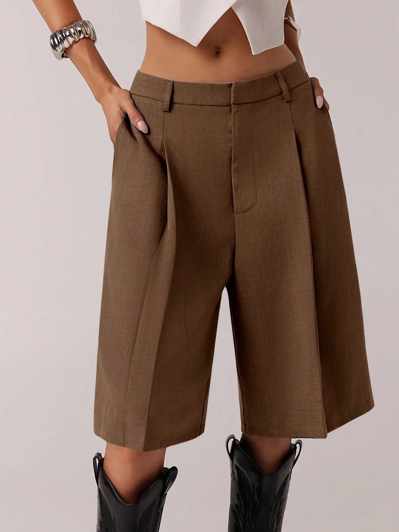 Women's shorts with pockets product image 4