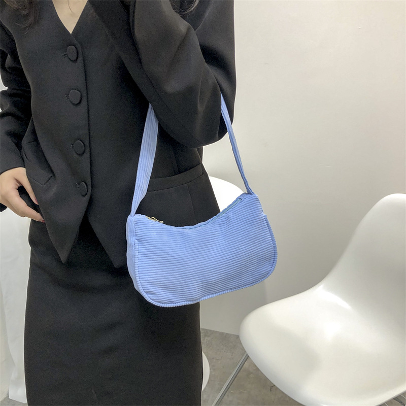 Title 24, Modische One-Shoulder-Achsel-Handtasche. Prakti...