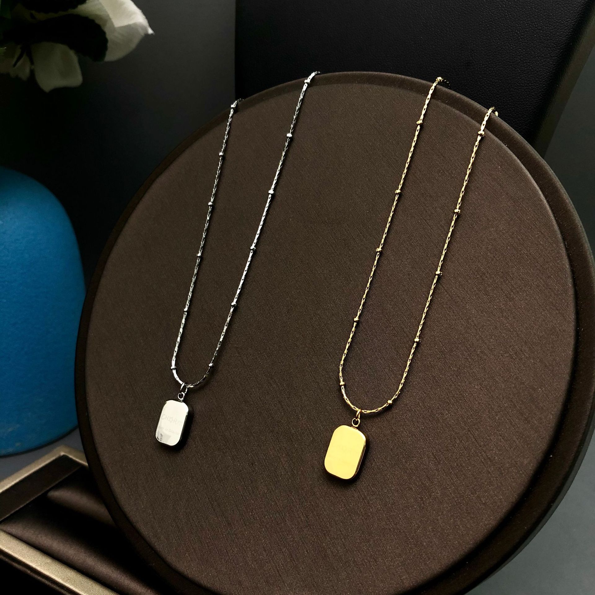 Fashion Small Gold Brick Exquisite Clavicle Chain