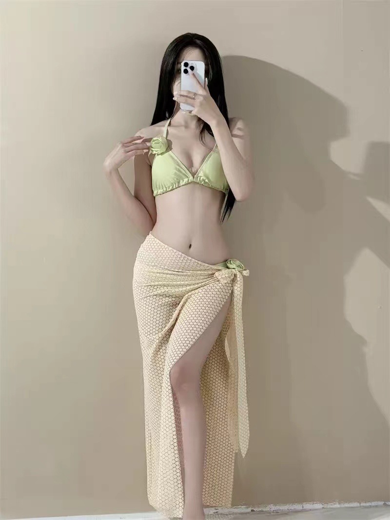 Buy Women's Clothing Online | Buy Trending Dresses for Women