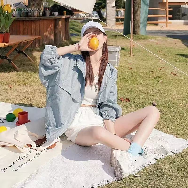 Versatile Breathable Thin Hooded Loose-fit Minimalist 22 1d774494 24a7 4e3e 8dbf ebe2bcdc7cee