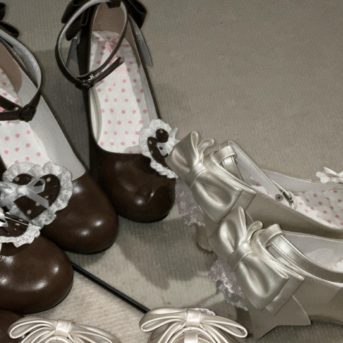 Wedge Bow Pumps, picture 3 of 4
