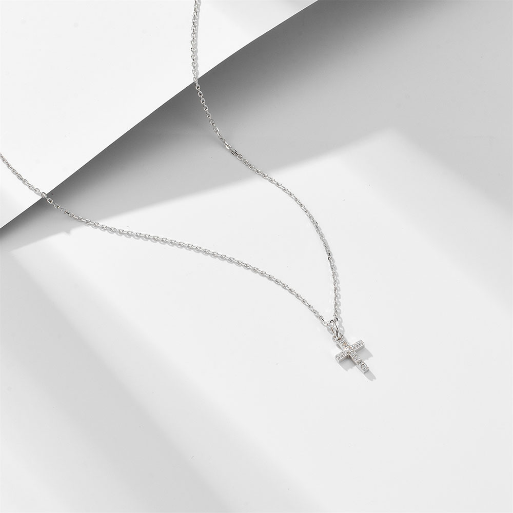 Simple Graceful European And American Ins Diamond Cross Sterling Silver Necklace