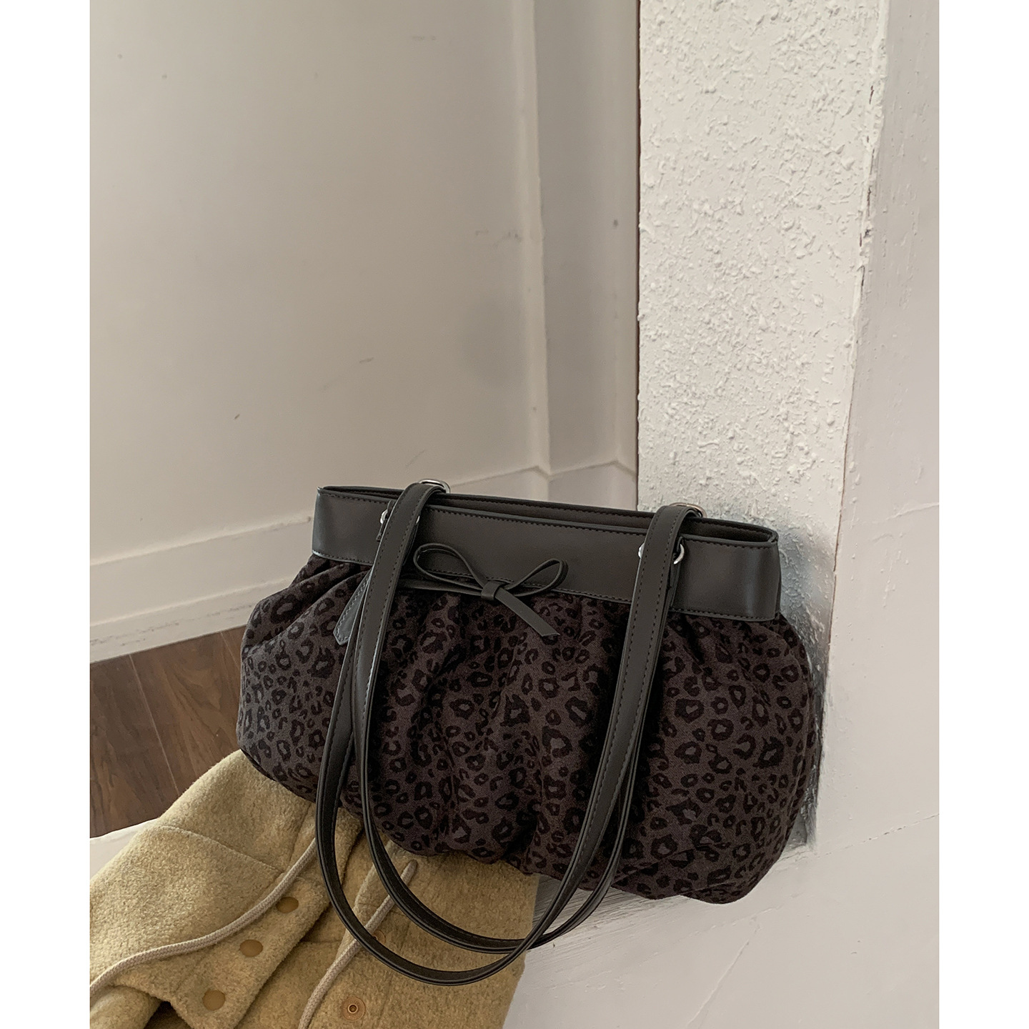 Niche High-end Womens Handbag Stylish Leopard Print