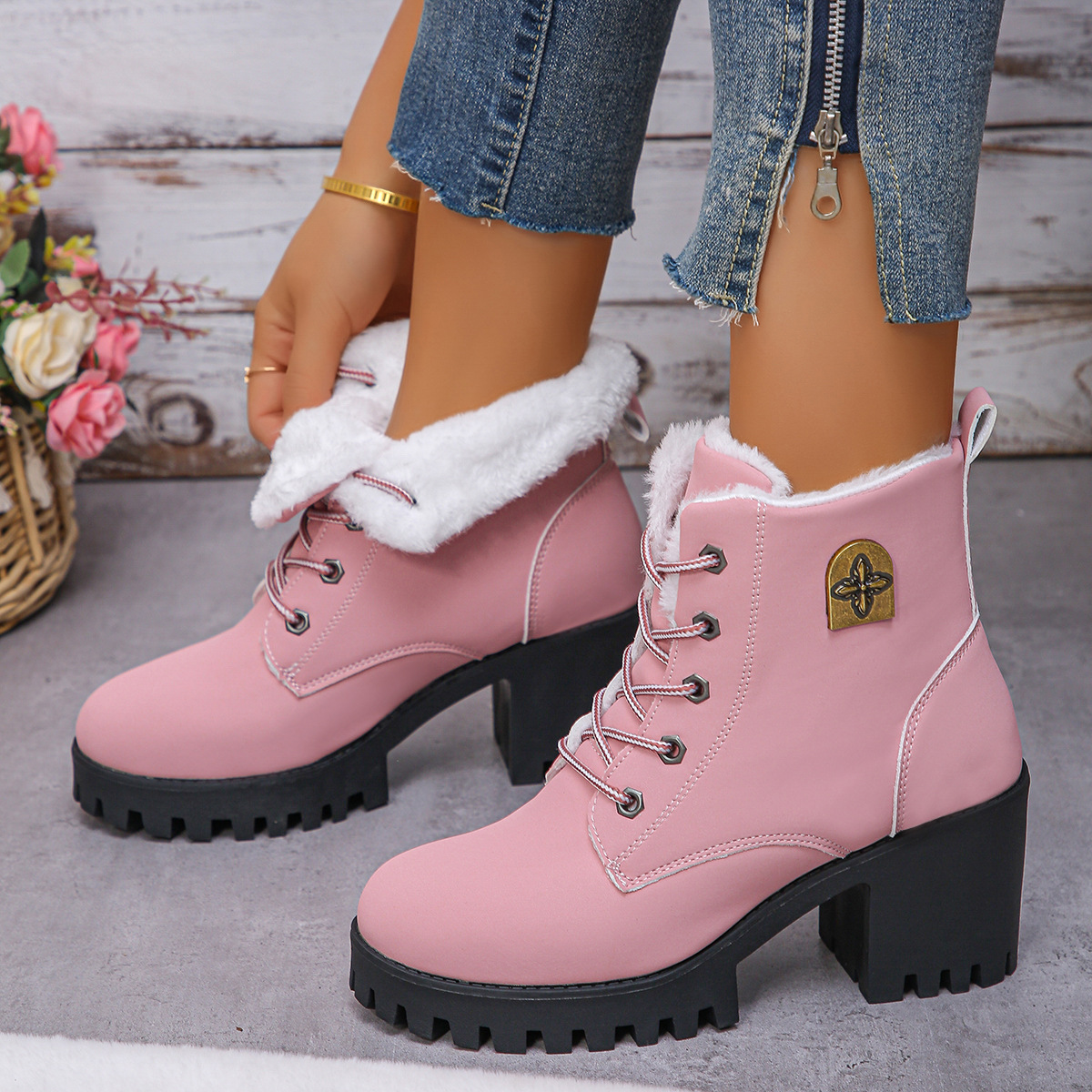 Womens Plus-Size Lace-Up Martin Boots With Fleece Lining