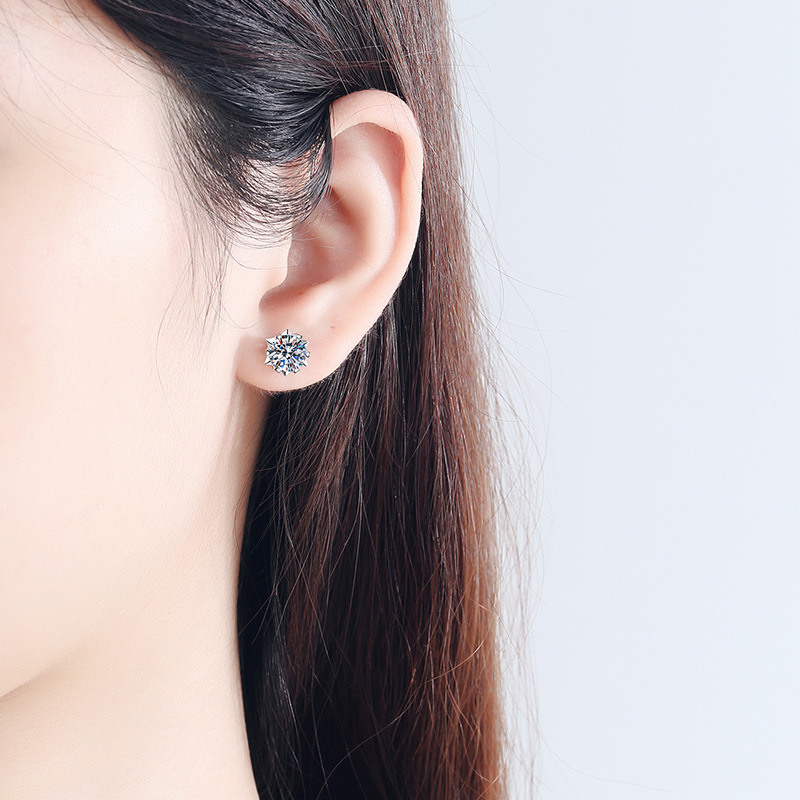 S925 Silver Moissanite Snowflake Ear Stud