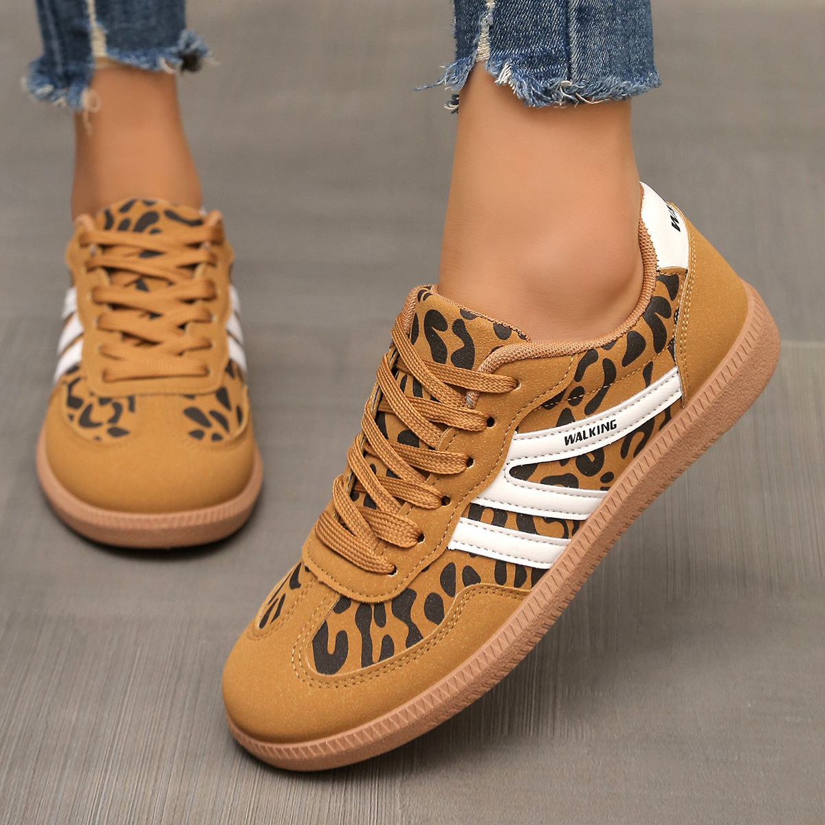 Lace-up low-top sneakers Leopard Print colorway – women's training shoes casual everyday fashion