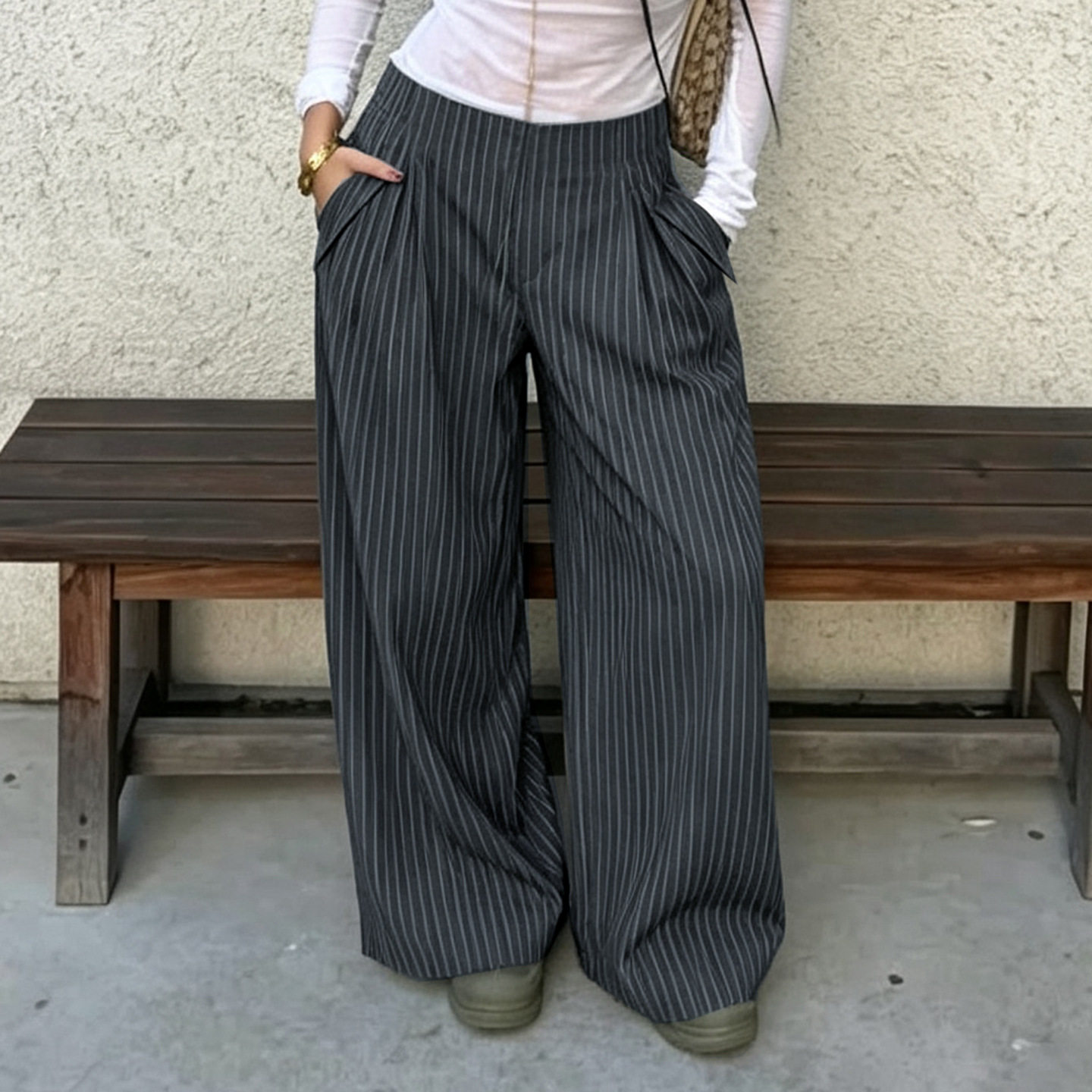 Women's pinstripe wide-leg pants product image 1