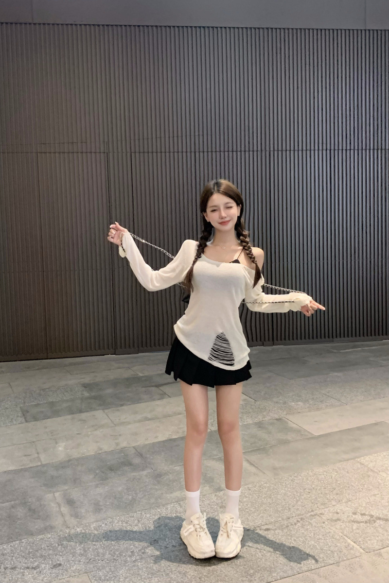 Niche Design Ripped Slimming Top