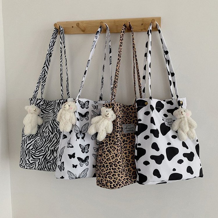 https://cf.cjdropshipping.com/quick/product/1fab4f4a-8878-4f51-bea7-9f71006fe51f.jpg