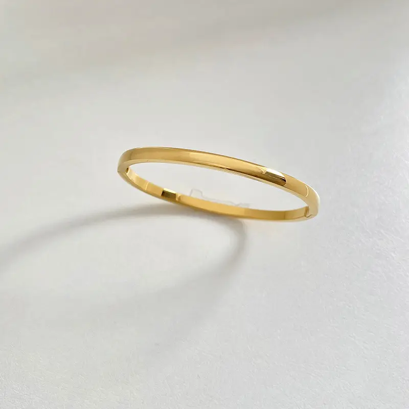 Retro Minimalistic Buckle Simple Bracelet Gold