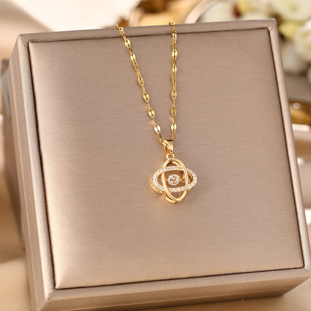 Womens French-Style Woven Four-Leaf Clover Necklace