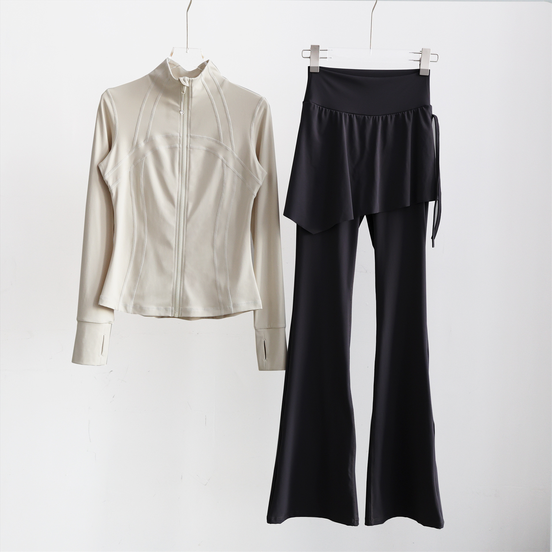 Long-sleeve Running Outfit With Zipperprofessional Gymwear Thats Slimming And Figure-flattering