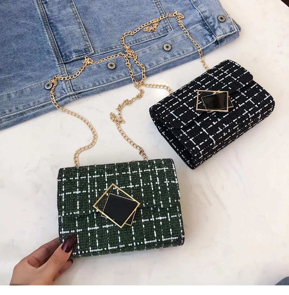 Title 6, Yarn black chain small square bag