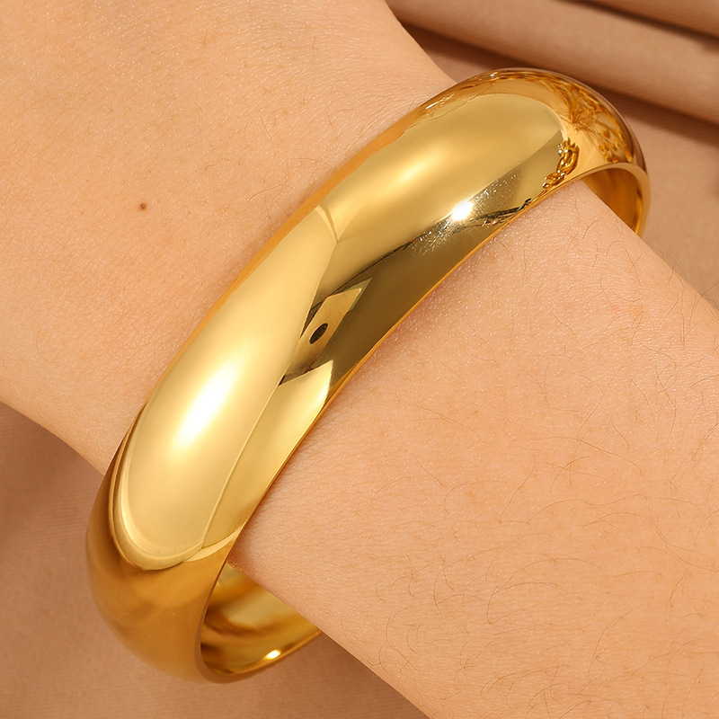 Moms Non-fading Titanium Steel Bracelet Round Bangle