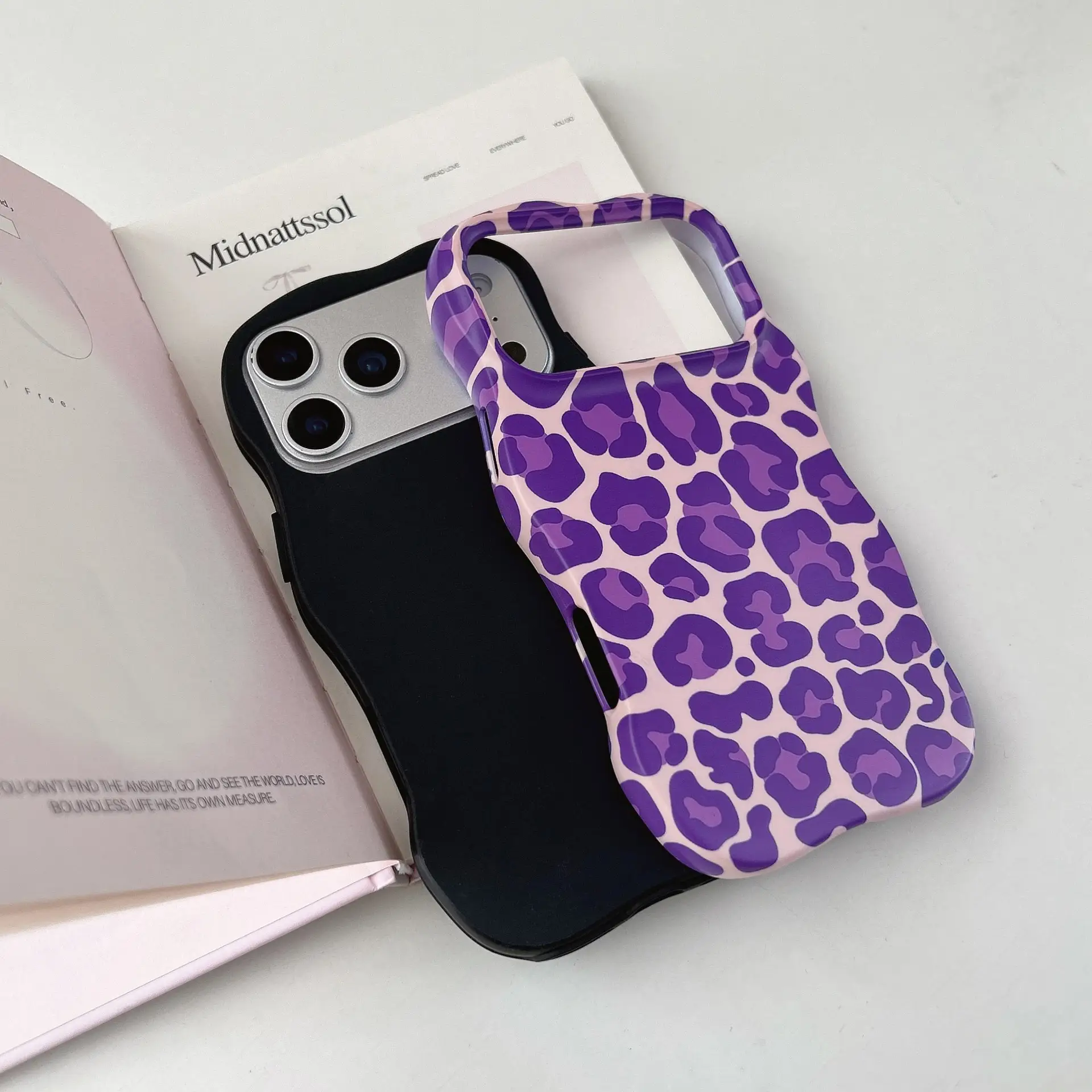 Contrast-color Leopard-print Phone Case Novel And Niche