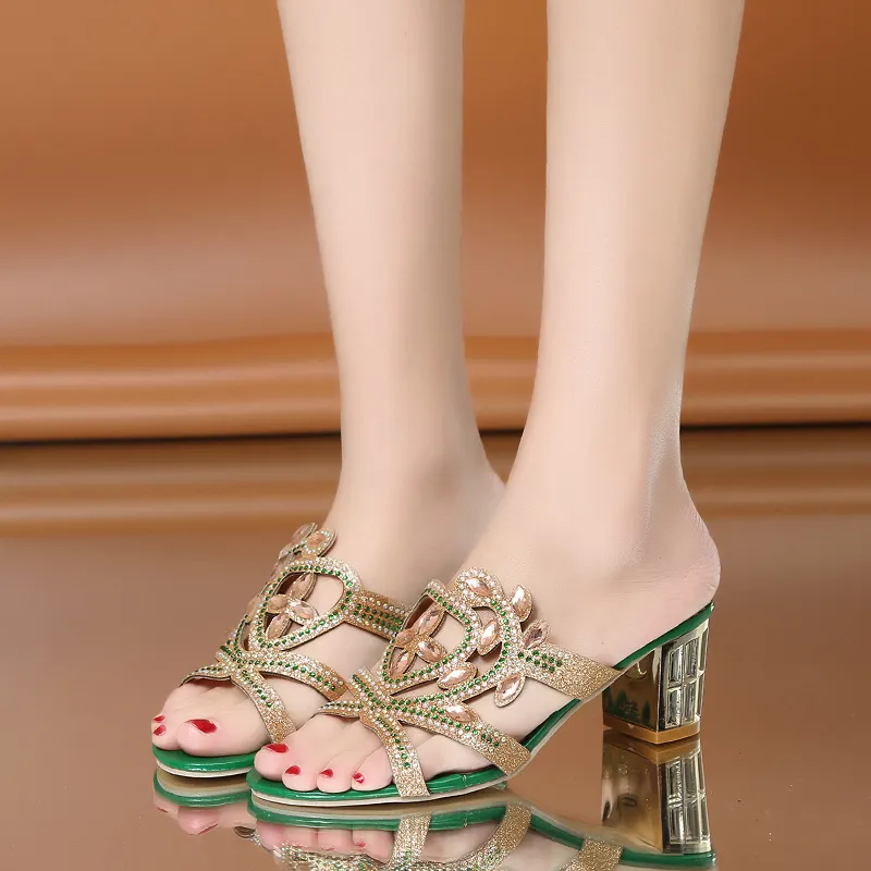 Rhinestone Chunky Heel Hollow Out Ladies' Sandals - Green