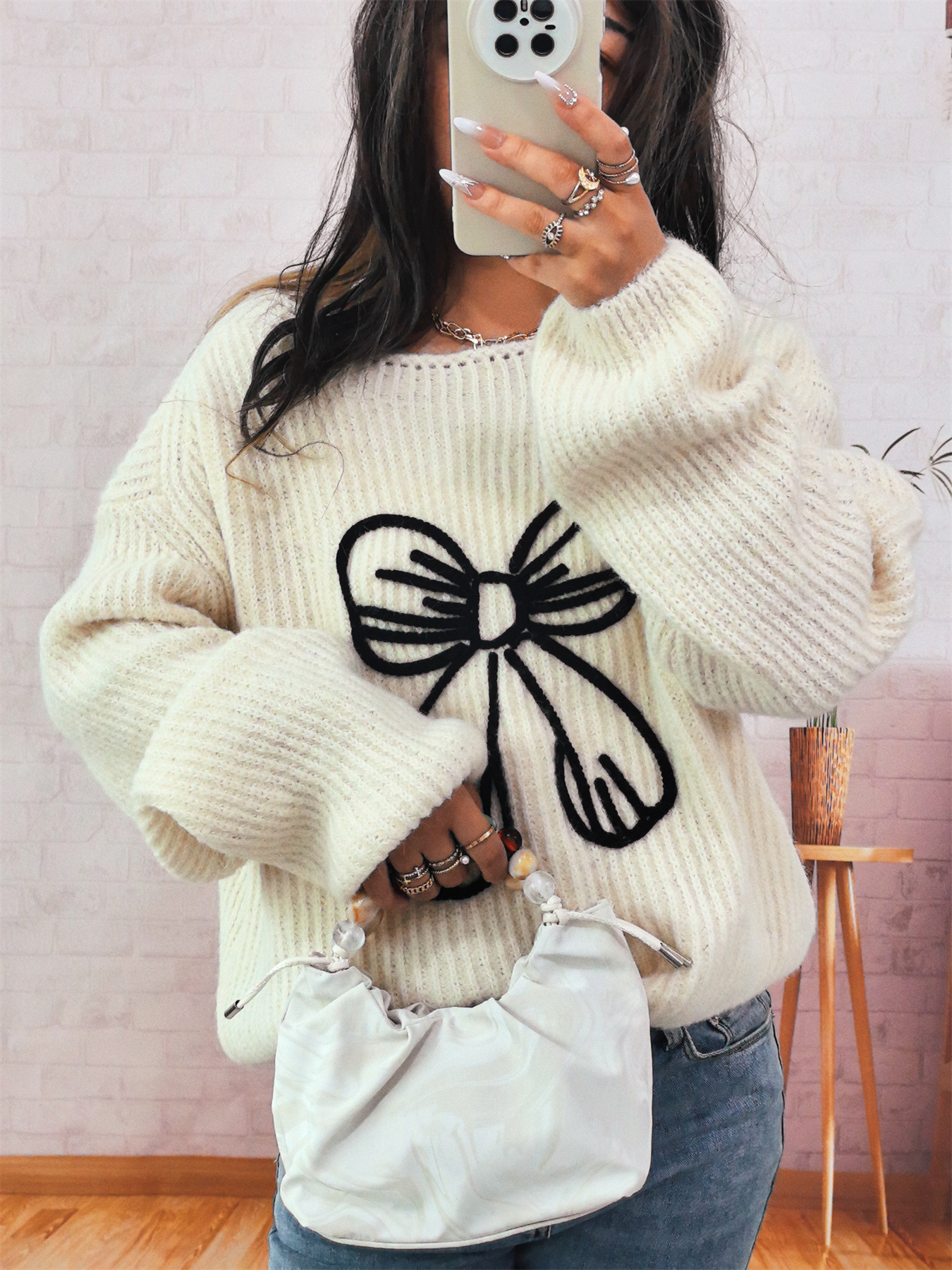 Simple Casual Bow Embroidery Decoration Knitted Long Sleeve Sweater