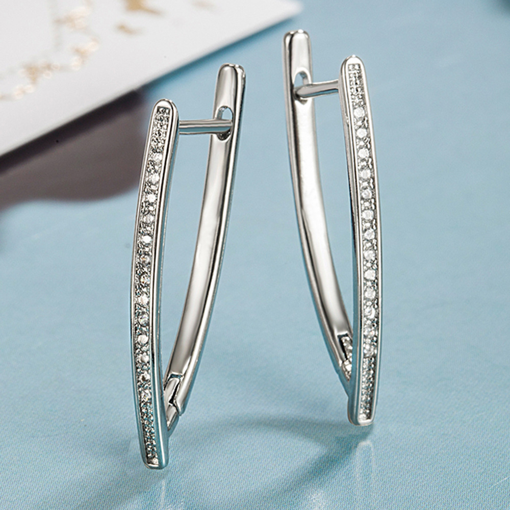 Large V-shaped Earrings With Unique English Letters