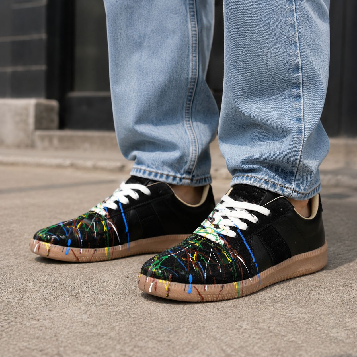 Men's And Women's Retro-style White Sneakers