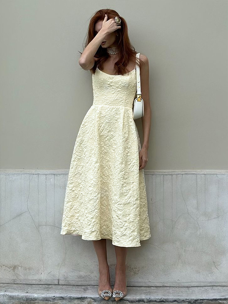 Buy Women's Clothing Online | Buy Trending Dresses for Women