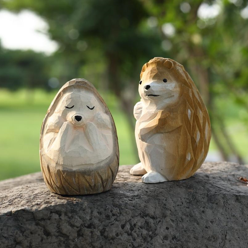 Handmade Wood Carving Small Hedgehog Solid Wooden Desktop And Car-mounted Ornaments