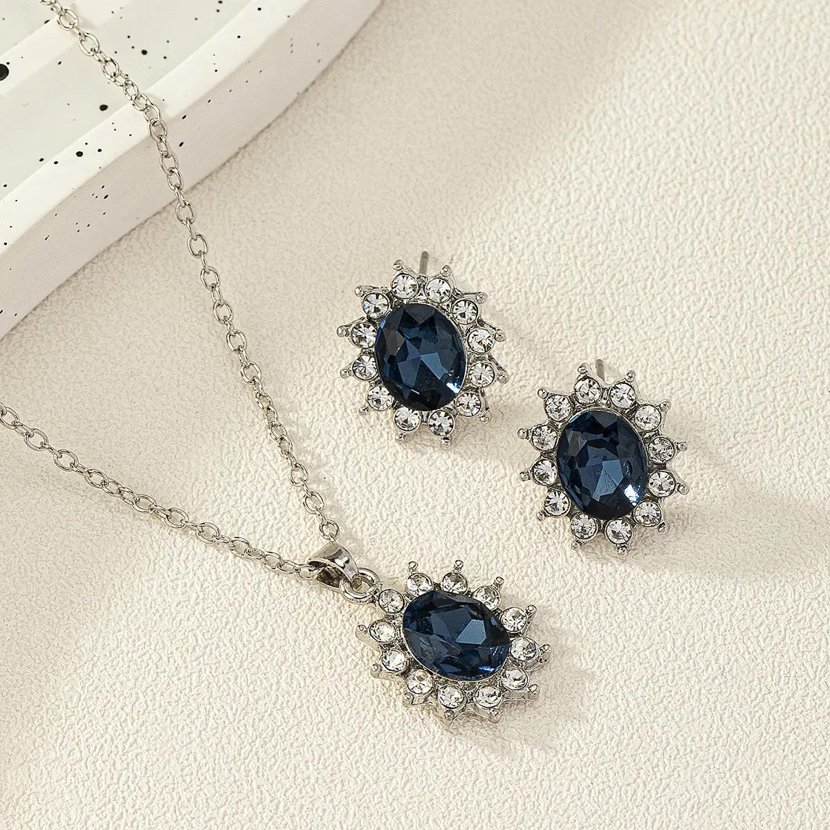 European And American Fashion SUNFLOWER Zircon Ear