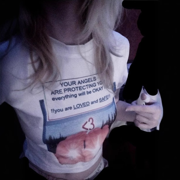 Womens Slim-fit Short T-shirt With A Crew Neck And Letter Print