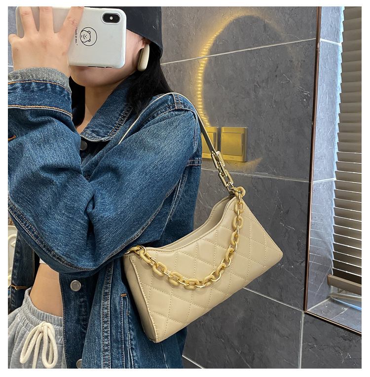 Title 4, One-Shoulder Messenger Bag Female Fashion Port...