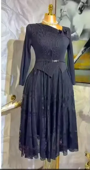 Fashion Pleated Solid Color Plus Size Dress - Black