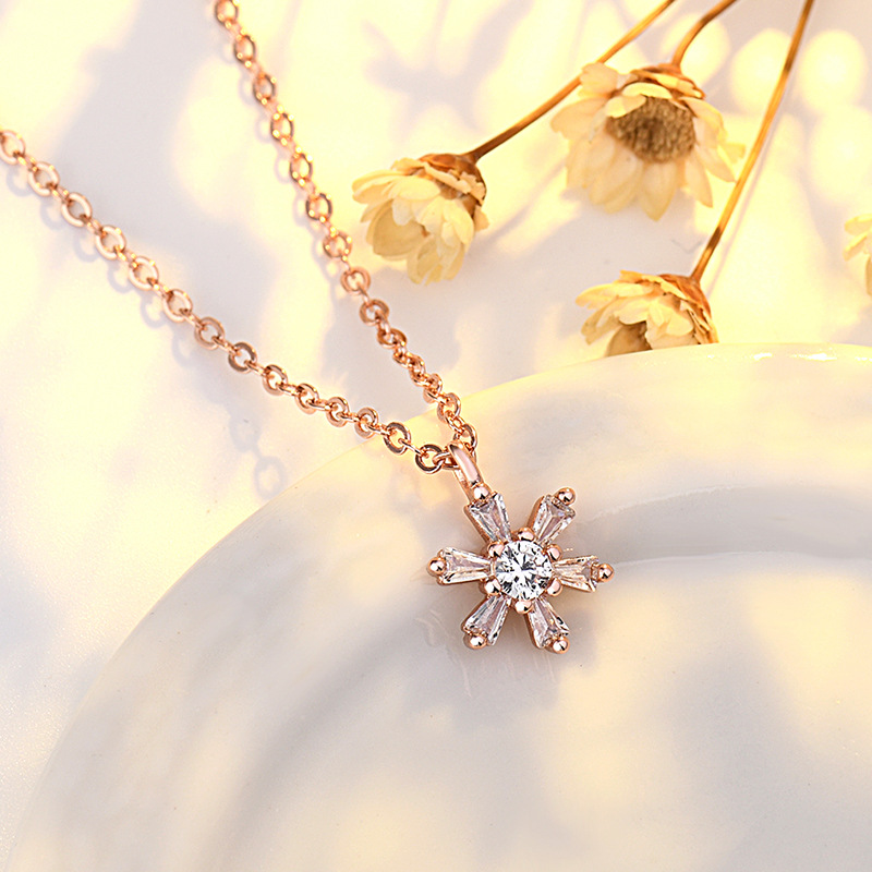 S925 Sterling Silver Snowflake Necklace For Women Diamond-encrusted Light Luxury