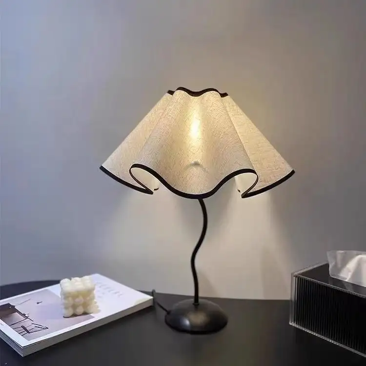 Girly Petal-Shape Minimalist Vintage Night