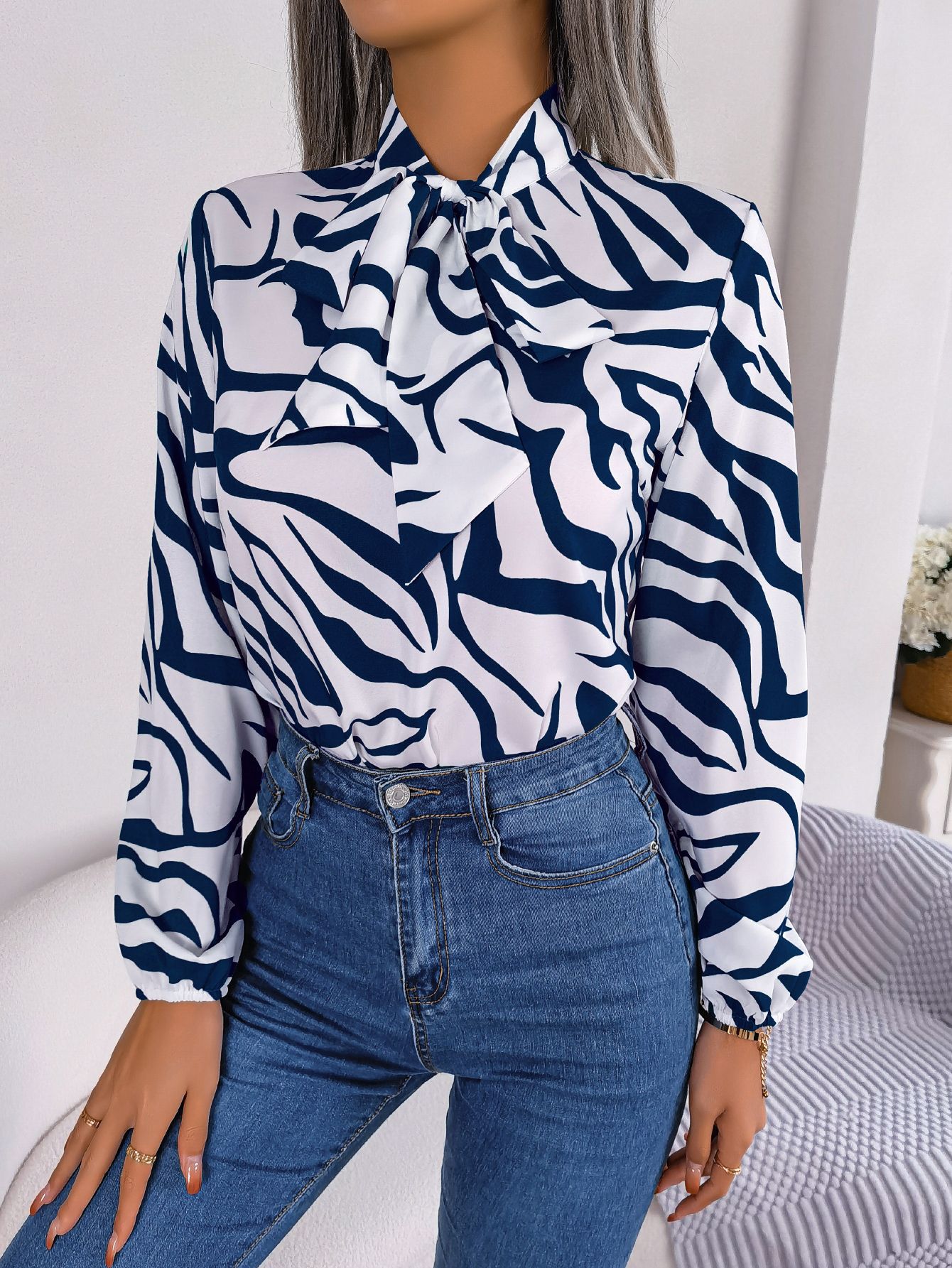 Elegant Contrasting-Color Striped Top For Women