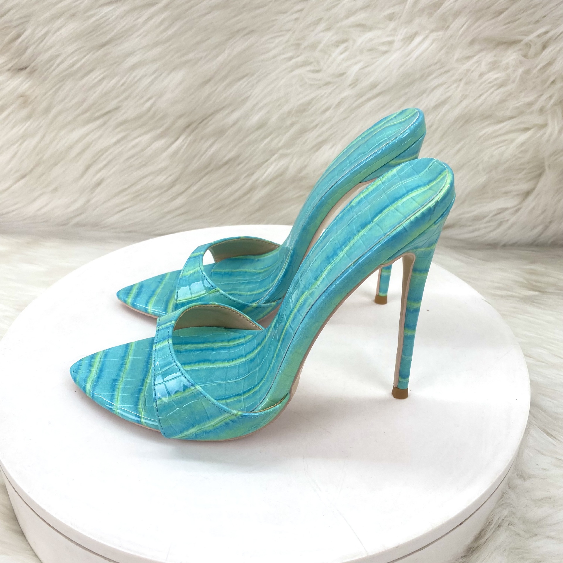 https://cf.cjdropshipping.com/quick/product/23d1b0c6-3df8-47d9-aa42-b5207d0ac268.jpg