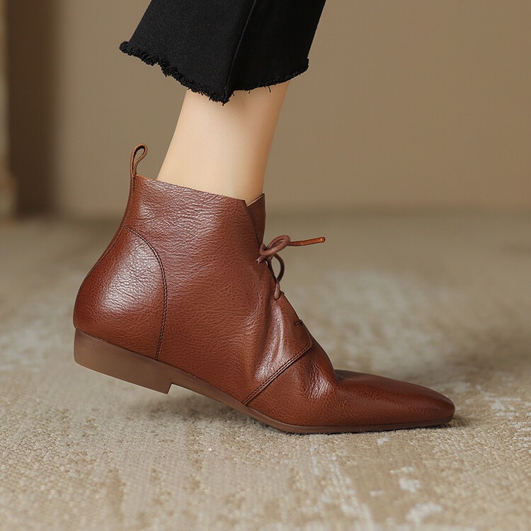 Versatile Casual Ankle Boots With A Round Toe And Flat Sole In A Vintage Style