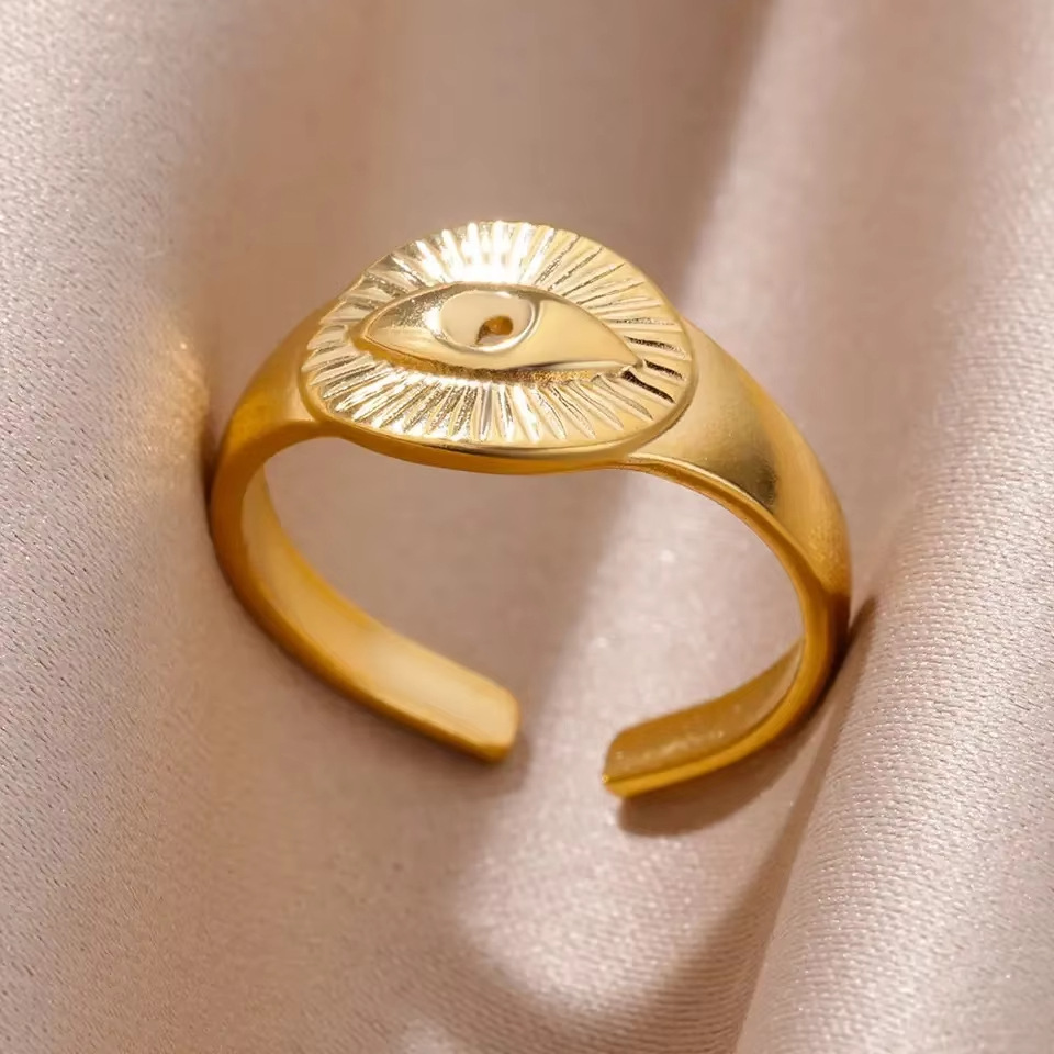 Casual and formal gold ring