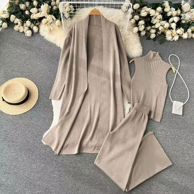 Women's Fashion Casual Knitted Three-piece Suit - Apricot
