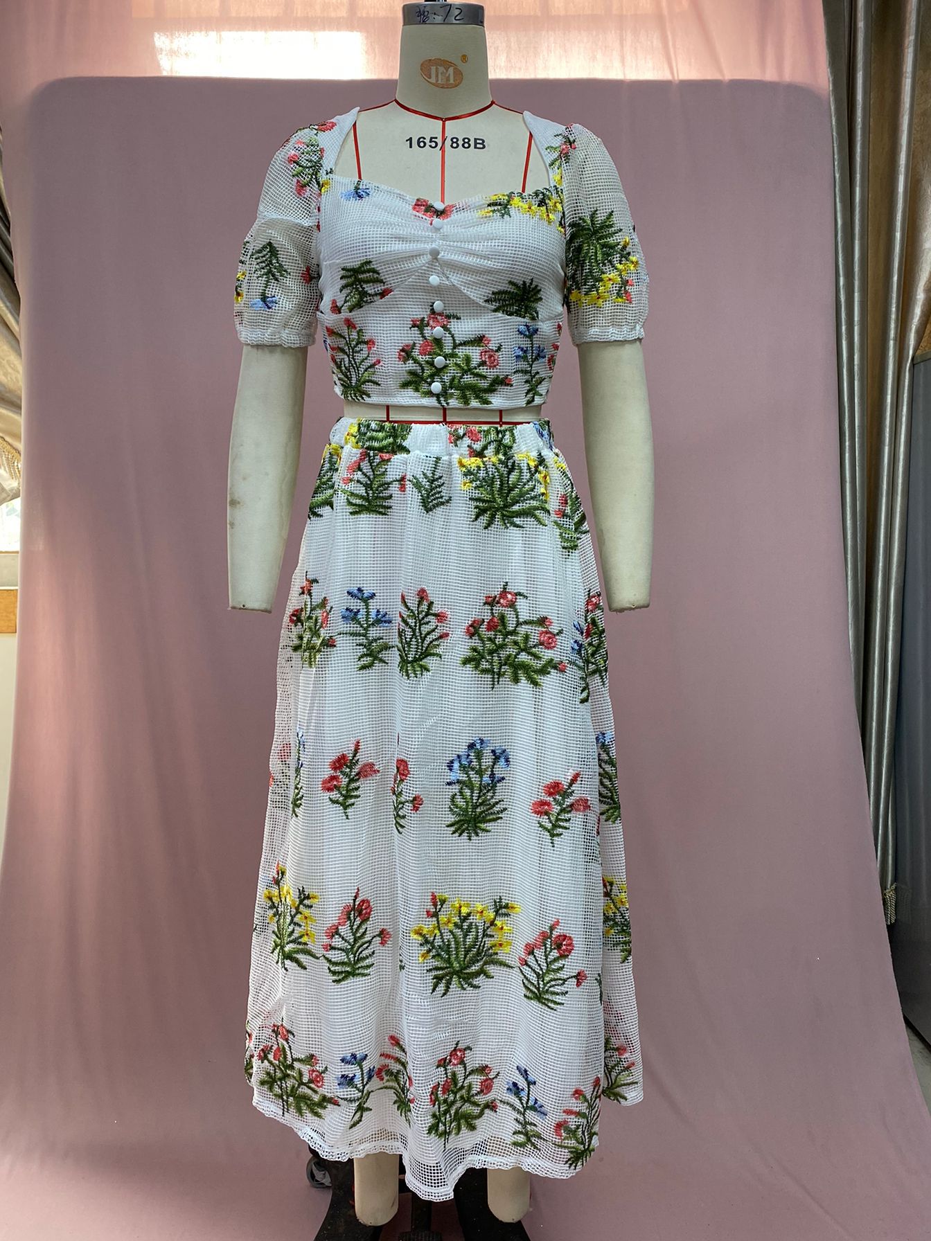 Women's Fitted Waist Backless Embroidered Skirt Two-piece Set