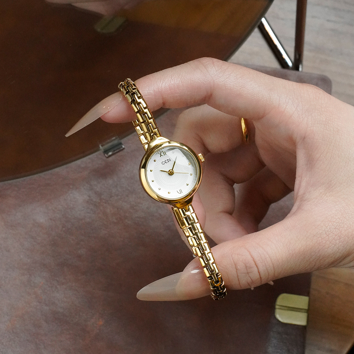 Mid-range Light-luxury Niche Quartz Bracelet Watch With A Sophisticated Versatile Compact And Refined Design