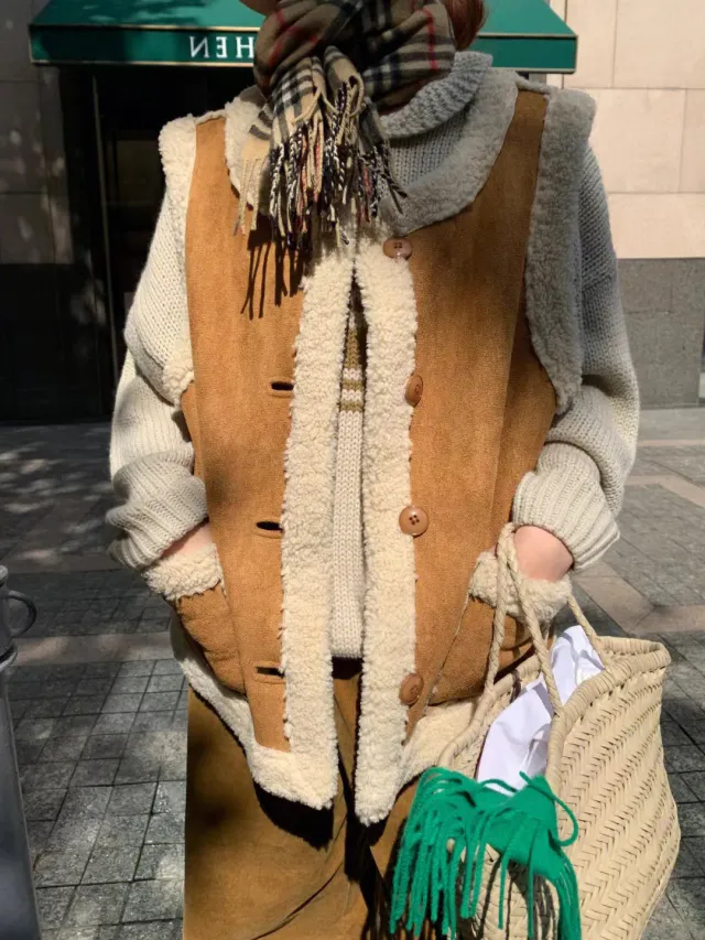 Autumn And Winter Motorcycle Fur Integrated Outer Wear Lambswool Vest Waistcoat Vest Cardigan Khaki - Shop at LoveMi