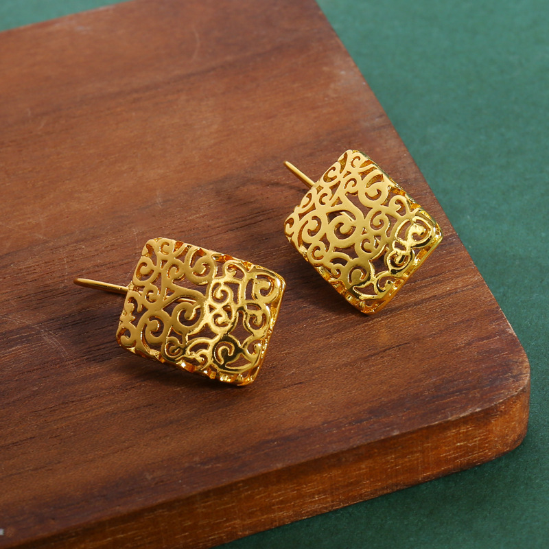 Hollow-out Creative Square Carved Openwork Ear Hooks Women's Fashion Commuter Earrings - Image 3