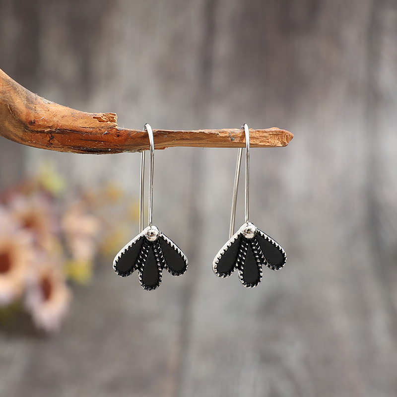 Womens Retro Fashion Petal Earrings