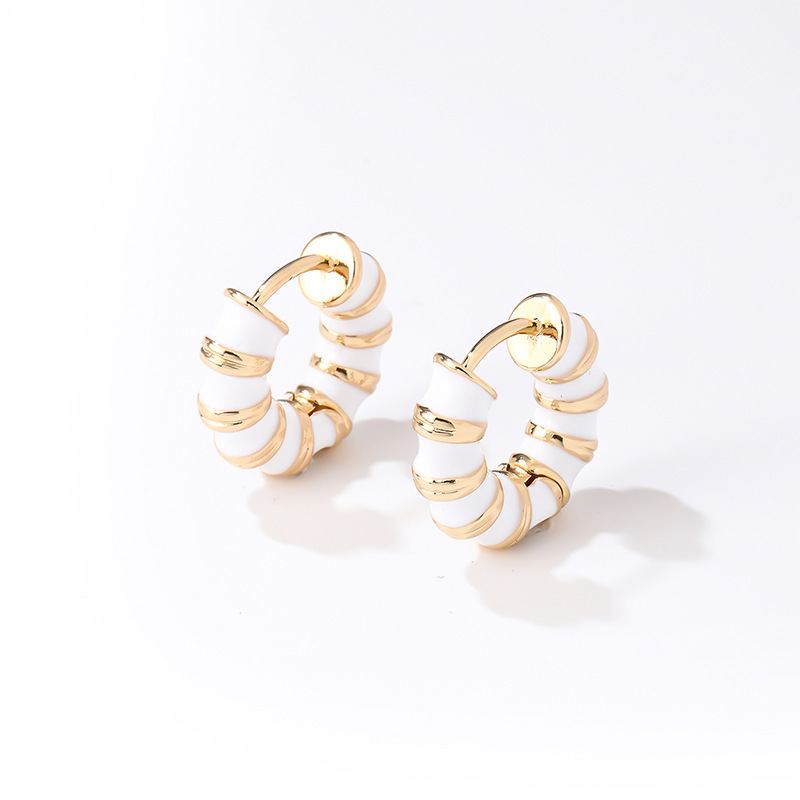Retro Classy Earrings With A European And American Vibedainty And Versatile