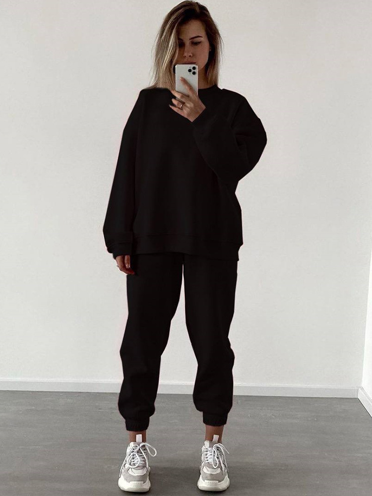 Women's crewneck sweatshirt set – front and back comparison
