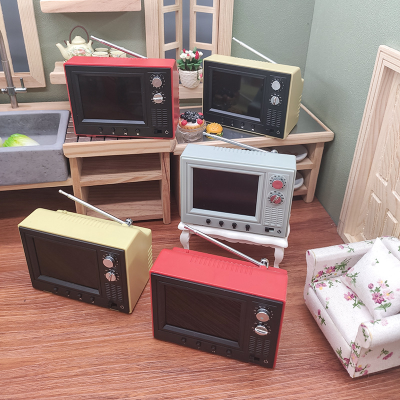 Miniature TV That Can Play Dollhouse Diorama Displays